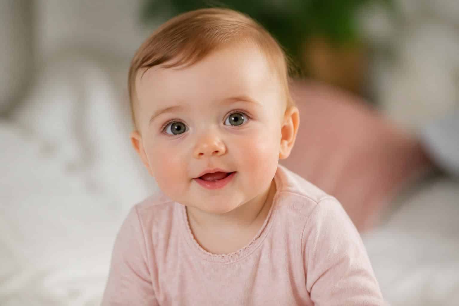 découvrez nos conseils pour réaliser un portrait naturel et réussi de votre beau bébé, capturant sa douceur et son authenticité en toute simplicité.