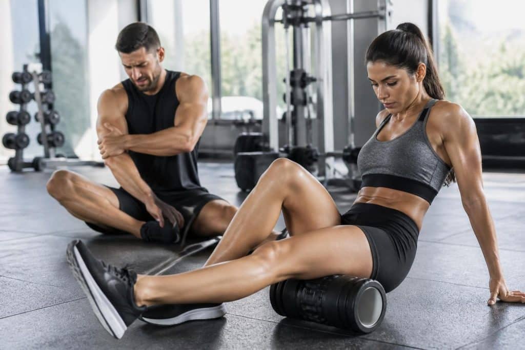 découvrez comment pratiquer une activité physique en toute sécurité malgré les courbatures grâce à nos conseils et précautions essentielles pour éviter les blessures et optimiser votre récupération.