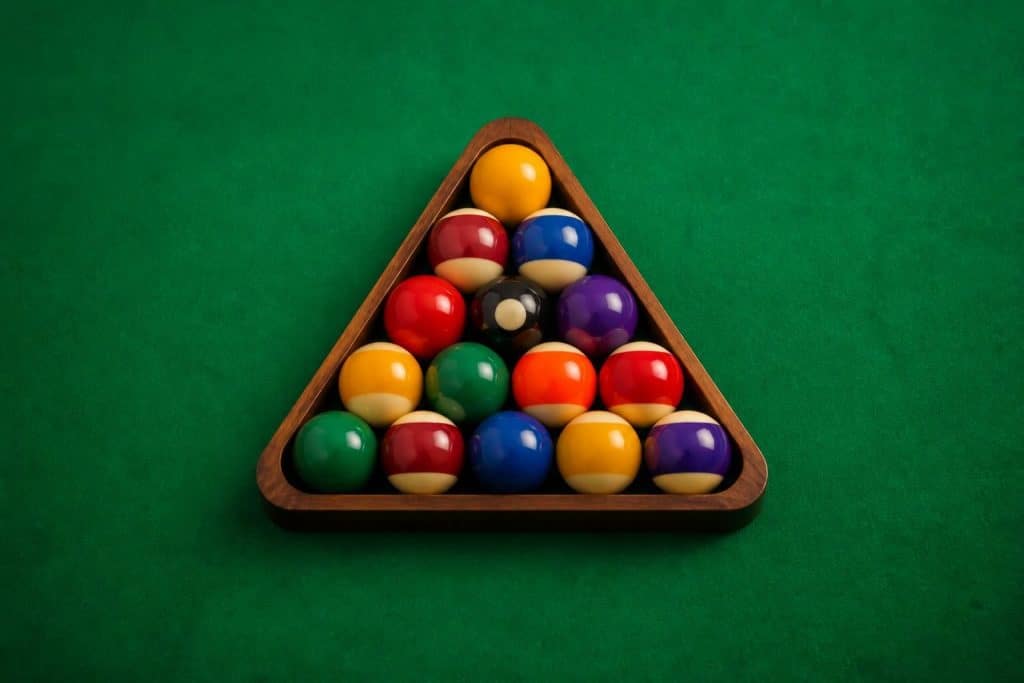 découvrez comment bien placer les boules de billard américain dans le triangle pour un jeu optimal. suivez nos astuces pour un positionnement parfait avant de commencer la partie.